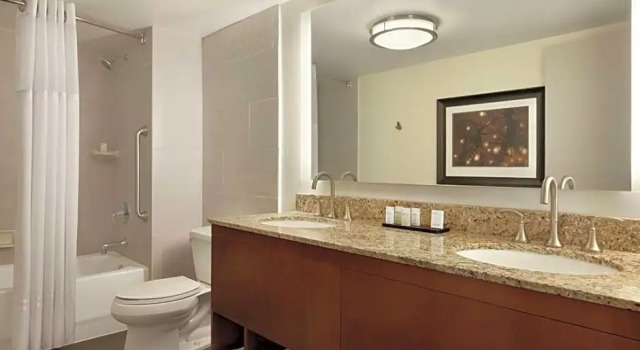Четырёхместный люкс c 1 комнатой Embassy Suites Baltimore - Inner Harbor