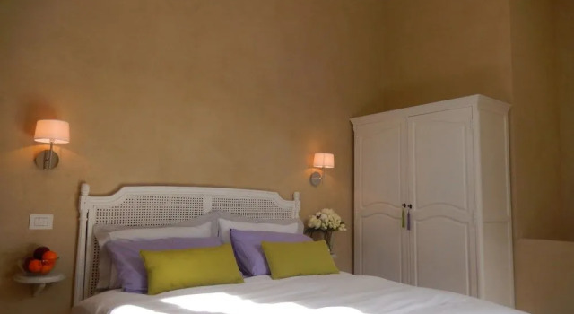 White Lilac romantic B&B adults only