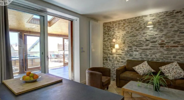 Gîte Cellieu, 4 pièces, 6 personnes - FR-1-496-8