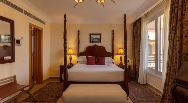 A Wonderful 3 Bedroom Villa Overlooking the sea Offering a 5 Experience