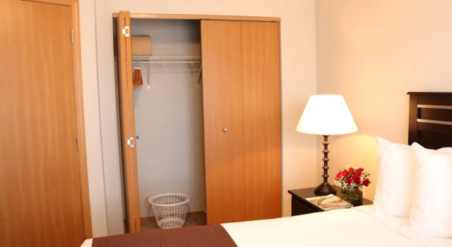 Autumn Leaf Furnished Apartments