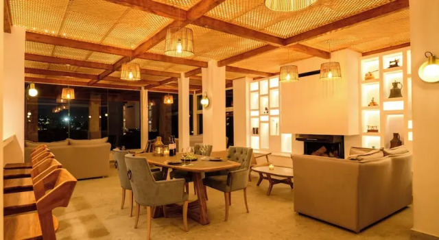 Safrani Suites, Забронировать Отель Отели Тиры с завтраком, Завтраки