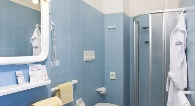 Четырёхместный номер Standard с балконом и с частичным видом на море Hotel Promenade