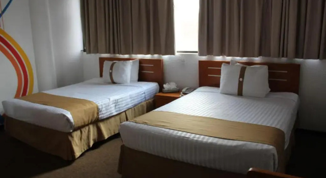 Четырёхместный номер Standard Hotel Napoles
