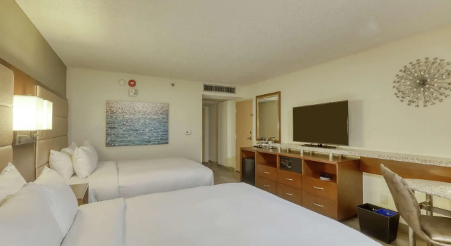 Четырёхместный номер Standard DoubleTree Beach Resort by Hilton Tampa Bay - North Redington Beach