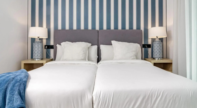 LAE9.1I- Apotel Estepona Hills by roomservices