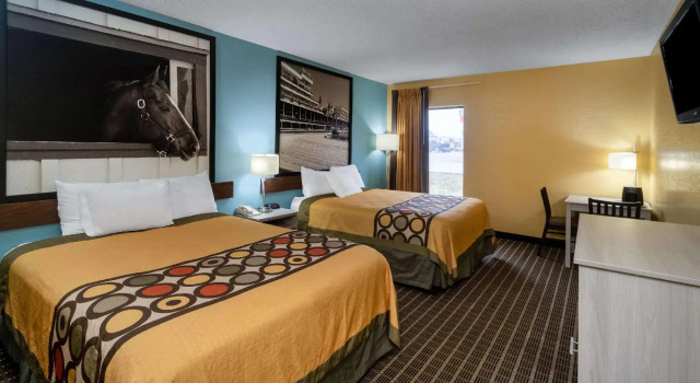 Четырёхместный номер Standard Super 8 by Wyndham Shepherdsville - Louisville South I65