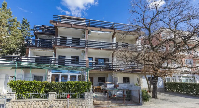 Apartmani Milan, Забронировать Апартаменты/квартира Отели Приморско-Горанской жупания с парковкой, Парковка