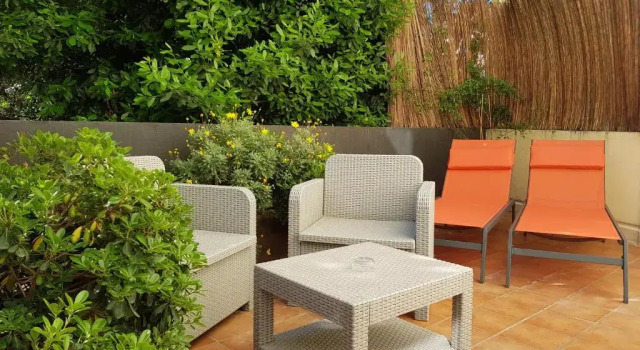 Четырёхместный номер Standard Nyx Hôtel Indépendant Perpignan Centre Gare