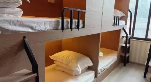 Кровать в общем номере (женский номер) Rlan Boutique Hotel