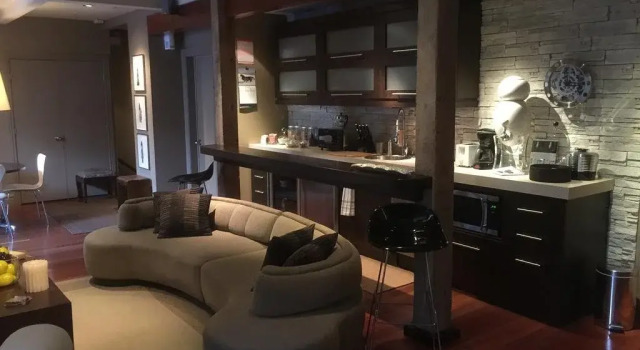 Sir Montcalm Gite B&B, Забронировать Отель «постель и завтрак» Монреаль провинция Квебек, рядом с Museum of Contemporary Art