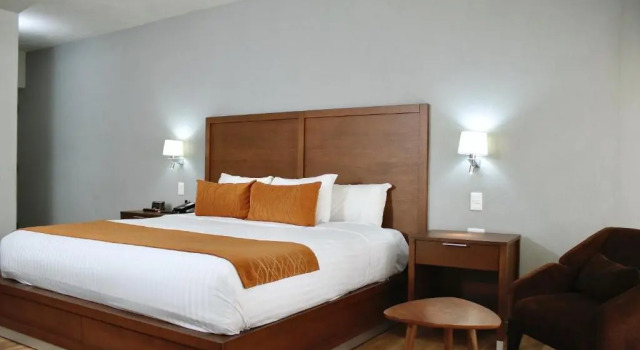 Люкс Comfort Inn Monterrey Valle