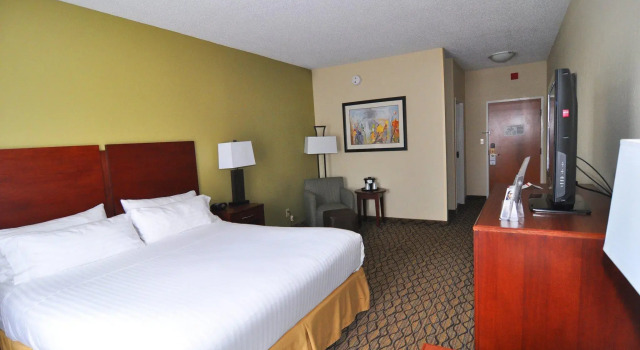 Двухместный номер Standard Holiday Inn Express & Suites Lancaster by IHG