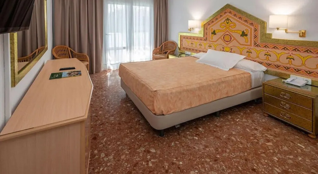 Номер Standard с балконом и с видом на горы Hotel Canada Palace