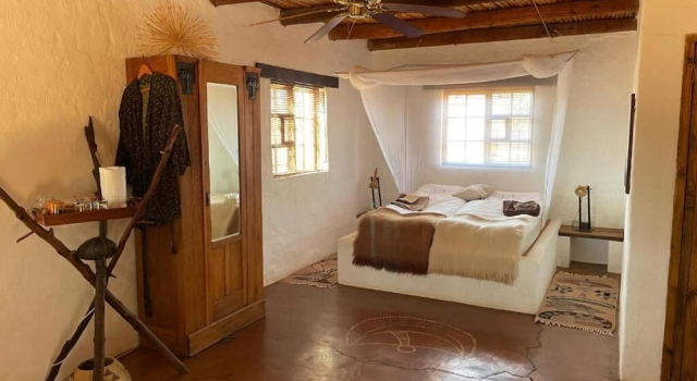 Двухместный номер Standard Eningu Kalahari Lodge cc