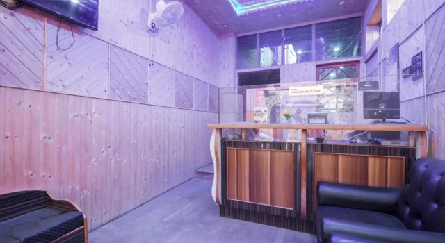 OYO 66476 Hotel Divine Kashmir, Забронировать Отель Сринагар Jammu & Kashmir Ski