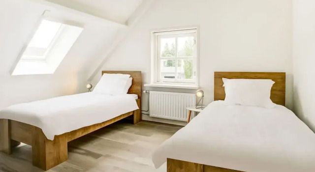 Modern Holiday Home in Diessen with Forest Nearby, Забронировать Дом для отпуска Коттеджи Хилваренбек, Коттедж