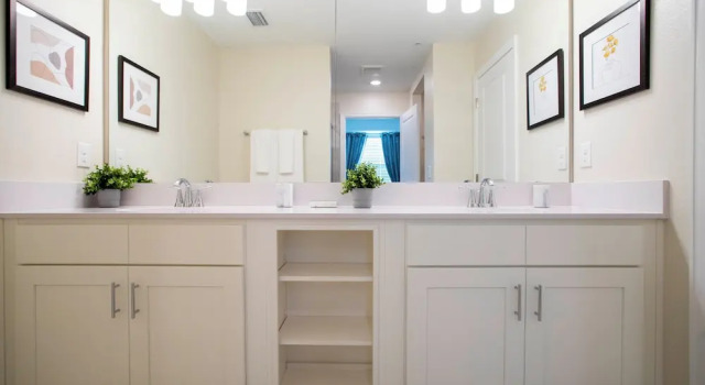 Luxurious 2 Bd Close to Disney Storey Lake 204 3131, Rezerwuj Hotel Kissimmee Kissimmee