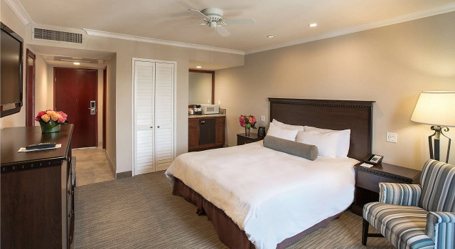 Двухместный номер Standard Coast Burbank Hotel