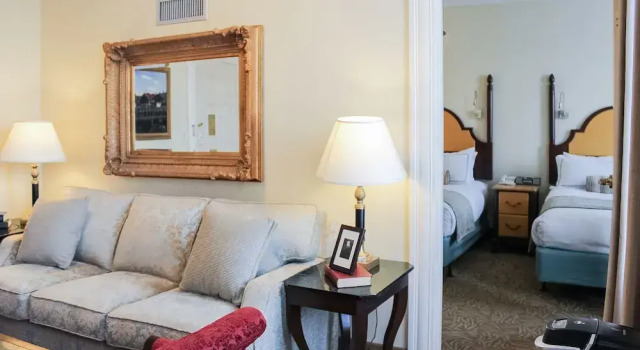Четырёхместный полулюкс Hotel Providence