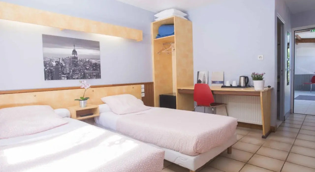 Hôtel Le Pavillon de l'Aéro, Book Hotel  