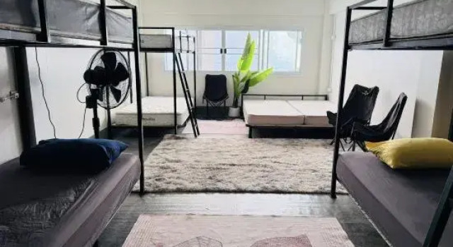 Кровать в общем номере Hee Pee hostel Buriram