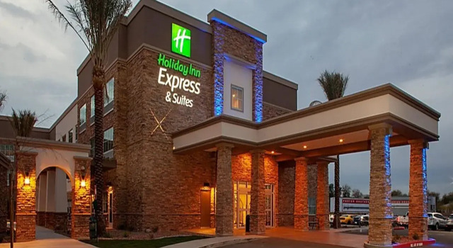 Holiday Inn Express & Suites Phoenix East - Gilbert by IHG