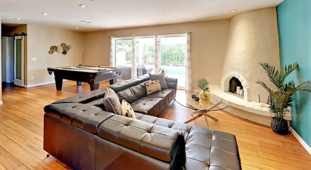 E Mariposa Home 4 Bedrooms 2 Bathrooms Home