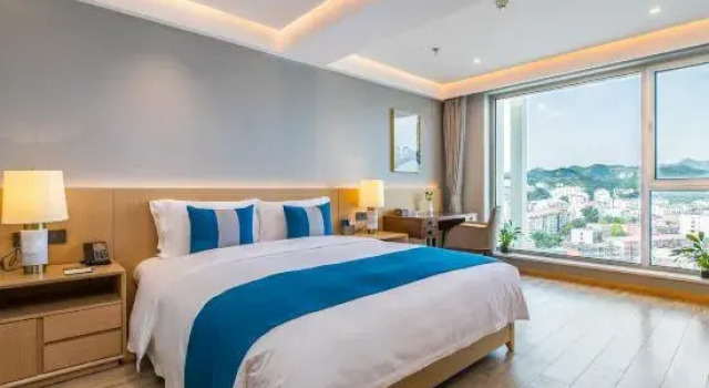 Семейный люкс Deluxe Chengde Tianbao Holiday Hotel