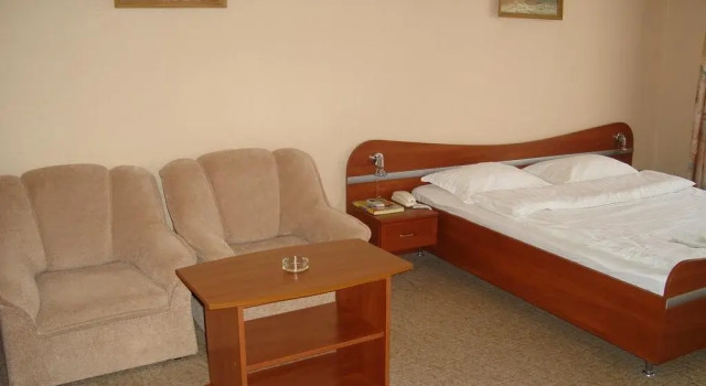 Izumrud, Book Hotel Uzhhorod Transcarpathia