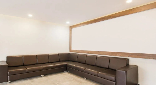 Oyo 30651 Hotel Meridian