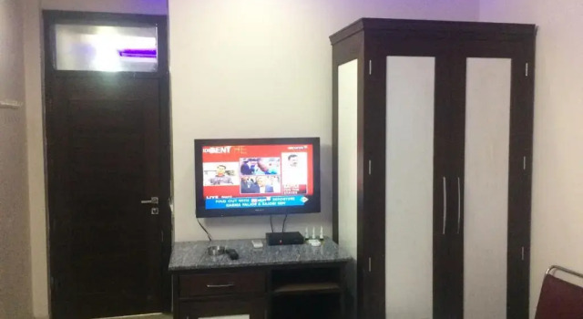 Hotel Leela Residency