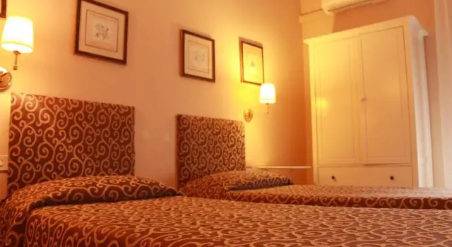 Standard Twin room Hotel Alex