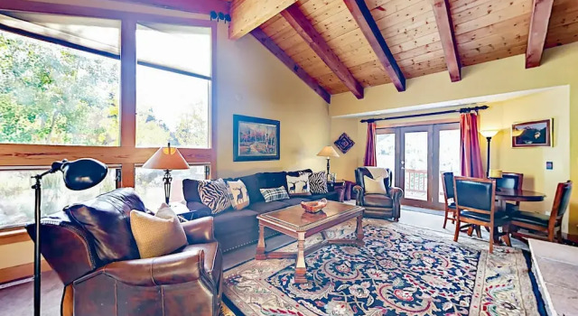2010 Vermont Duplex #1B West 4 Bedrooms 3 Bathrooms Duplex