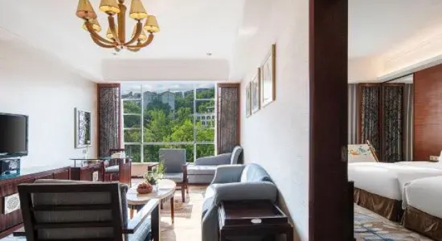 Семейный люкс Jiucheng Hotel Luzhou