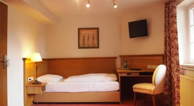 Landgasthof Hotel Hess, Book Hotel 3-stjernede hoteller i Aua, 3*
