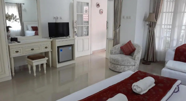 Surokarsan 9 House Yogyakarta, Boek Hotel Mergangsan Timuran