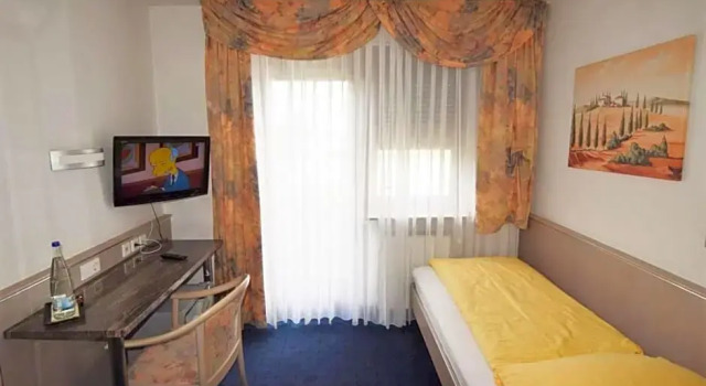 Одноместный номер Standard с балконом Hotel Alena