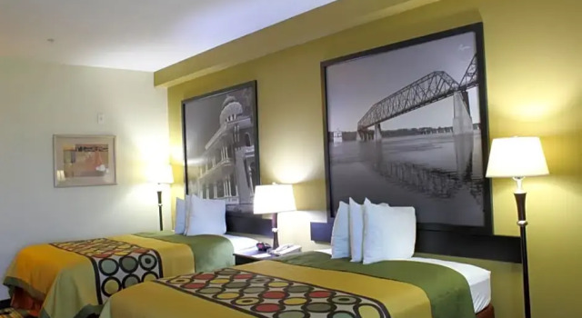 Четырёхместный номер Standard The Bridges Hotel