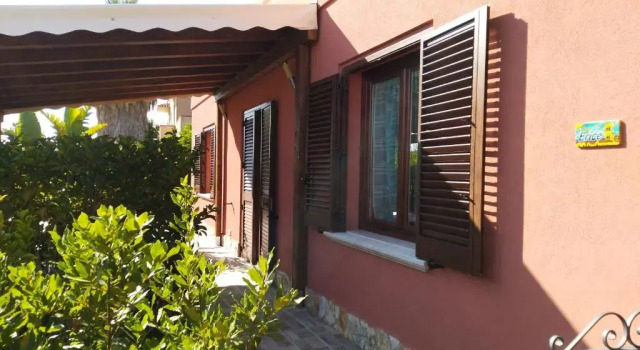 Коттедж с 2 комнатами Casa Vacanze Al Basyta