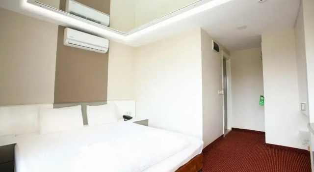 Двухместный номер Standard с балконом İS Hotel