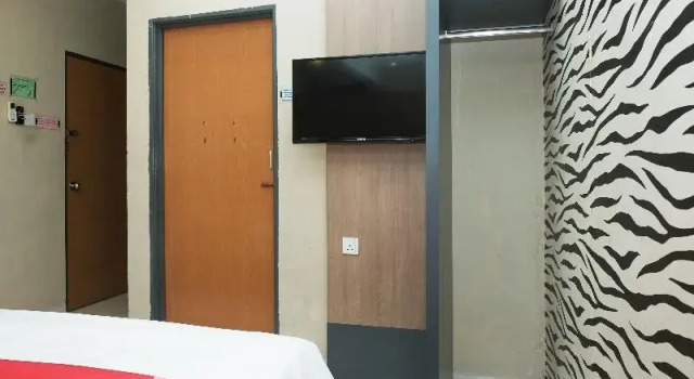 Семейный номер Standard с балконом и с красивым видом из окна Super OYO 89930 Golden Guest House