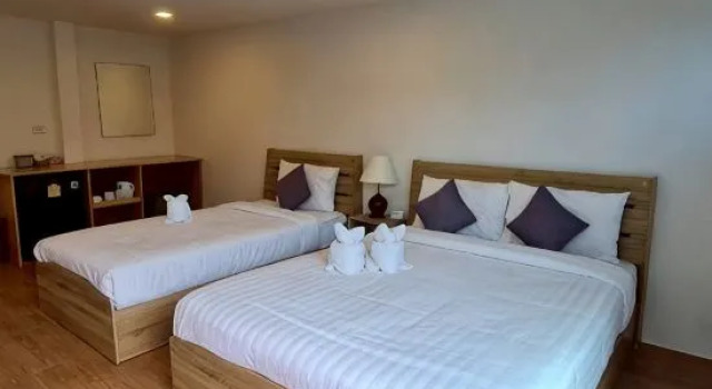 Трёхместный номер Standard Beach Box at Pran