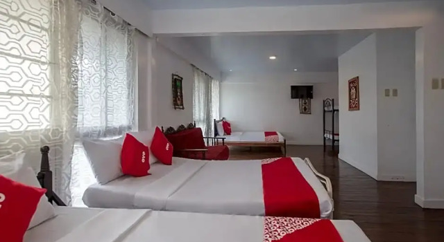 OYO 588 Sunrock Resort, Забронировать Курортный отель Кесон-Сити 