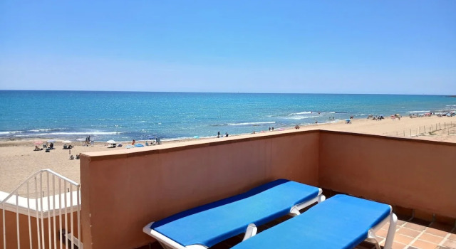 Апартаменты с видом на море Lloyds Beach Club