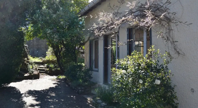Hôtel La Garrigue, Book Hotel Hoteller i Vaucluse med parkering, Parkering