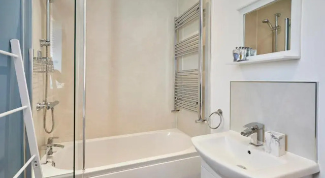 Коттедж с 3 комнатами Host Stay Cleveland Rest