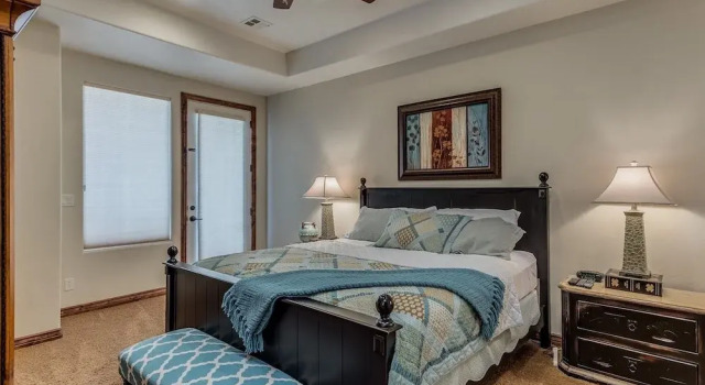 Beyond The Green 4 Bedroom Townhouse by RedAwning, Varaa Lomakoti Harrisburg Junction 