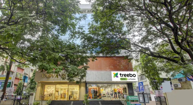 Treebo La Paradise with Swimming Pool, Забронировать Отель Отели штата Махараштры 3 звезды, 3*