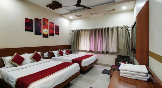 Четырёхместный семейный номер Standard Hotel Sunset Inn Mount Abu with Swimming Pool